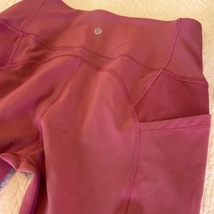 Lululemon mauve cropped workout leggings size 8